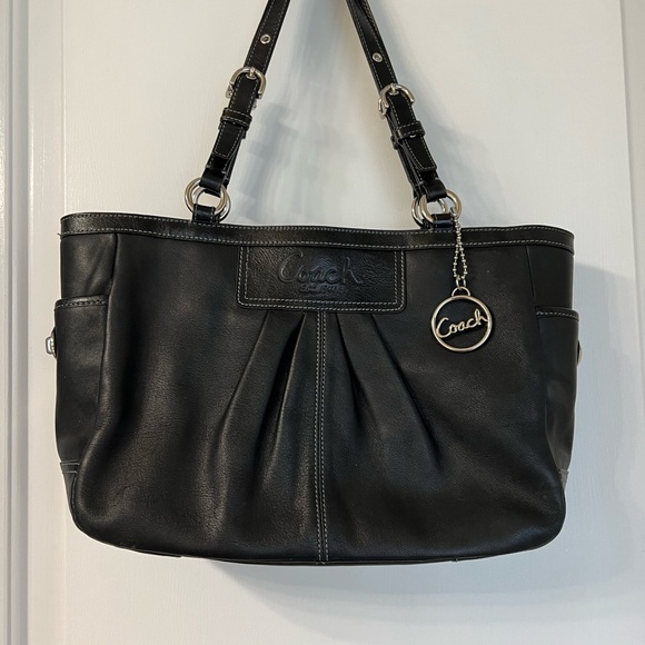 Coach Black Pleated Soft Leather Logo Charm Zip Closure Shoulder Bag Womens - Picture 3 of 9